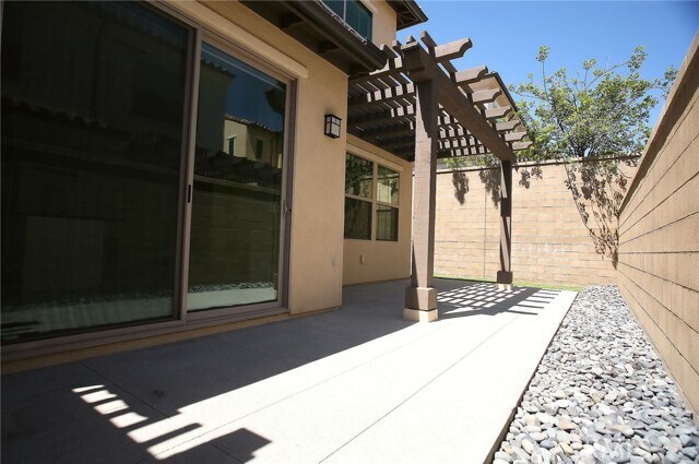 Building Photo - 138 Annuals