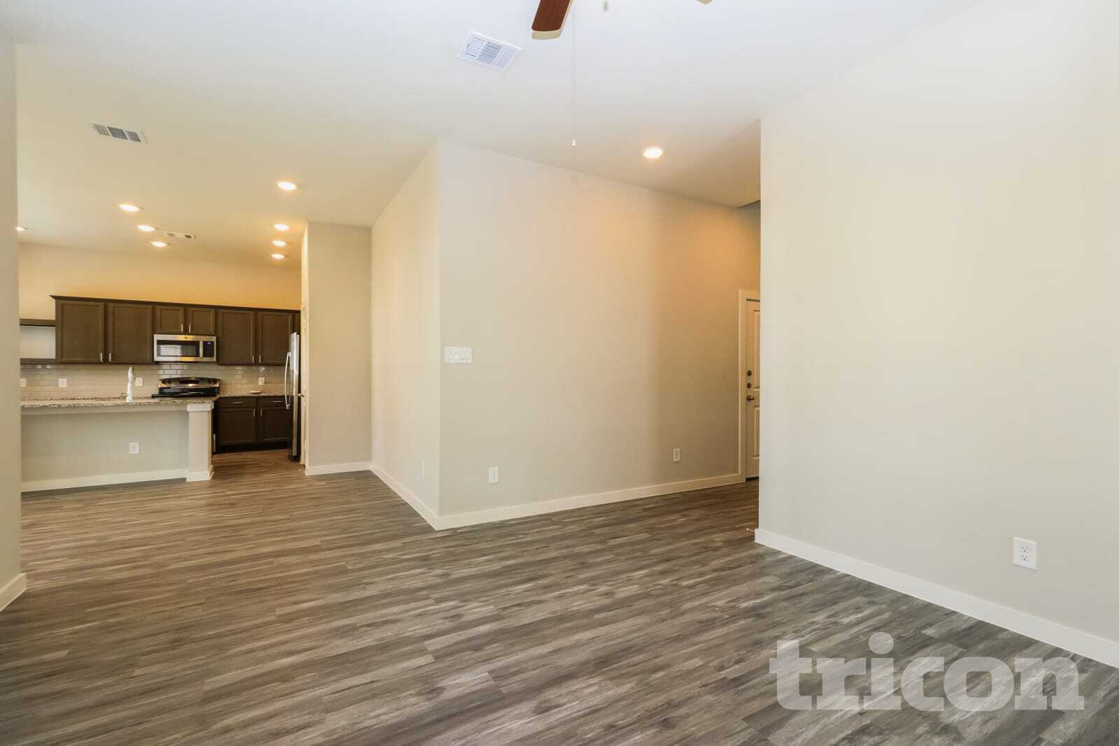 Building Photo - 9835 Willow Creek Commerce Dr