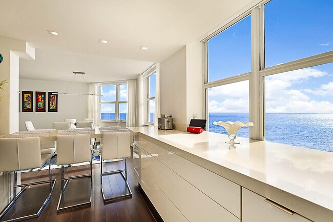 Building Photo - 3407 S Ocean Blvd