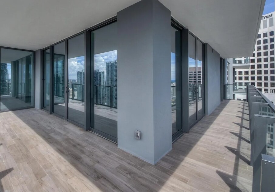 Building Photo - 68 SE 6th St