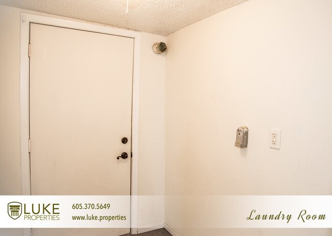 Building Photo - 814 N Indiana Ave