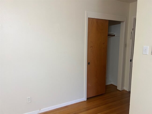 Building Photo - 3715 Latma Dr