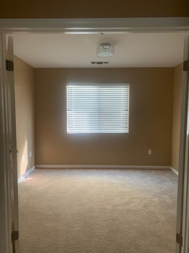 Building Photo - 113 Cedmont Dr