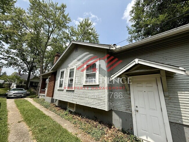 Building Photo - 2720 Dwight Ave