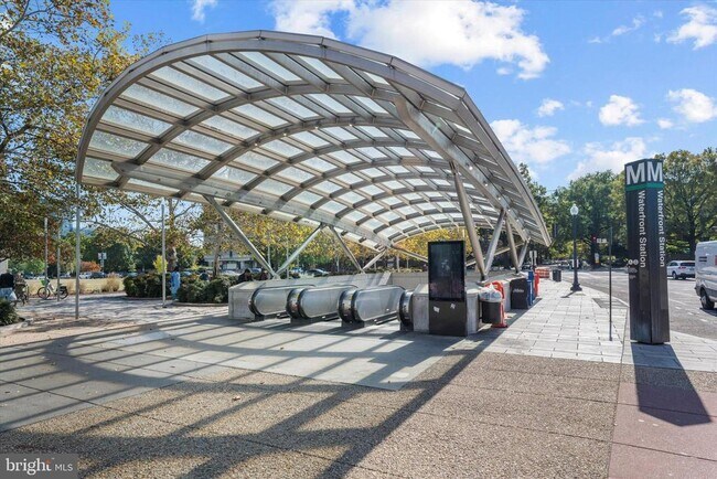 Building Photo - 1378 4th St SW