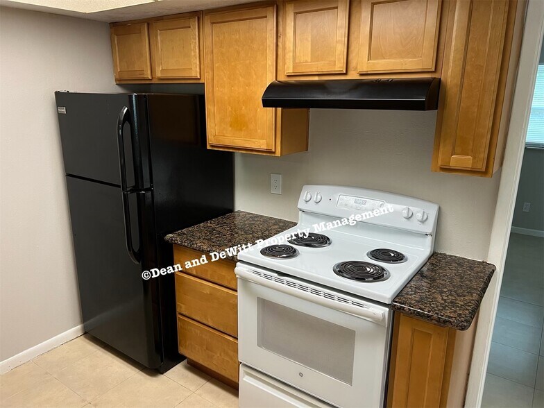 Building Photo - 1 Bed/1 Bath - Unit 207