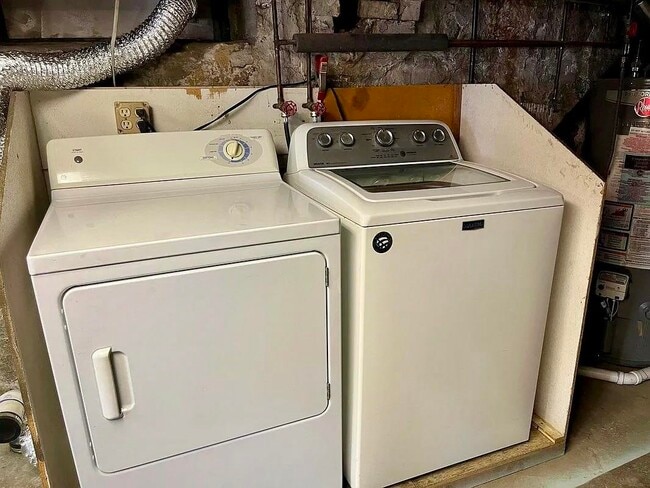 Building Photo - 23 Poplar St