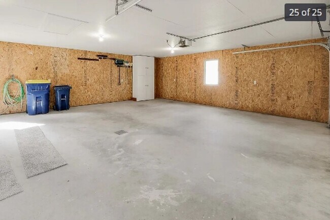 Building Photo - Newly Remodel 3 bed house - Rent $3k per m...