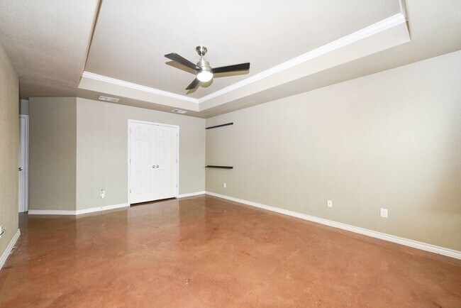 Building Photo - 7100 Almond Dr