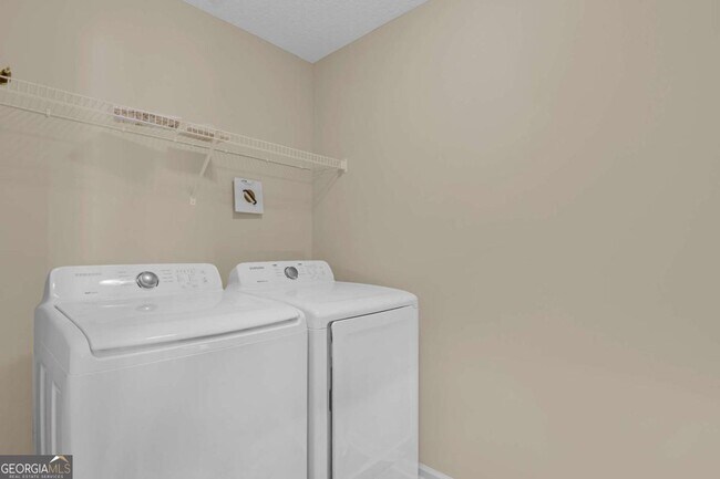 Building Photo - 469 Archie Way