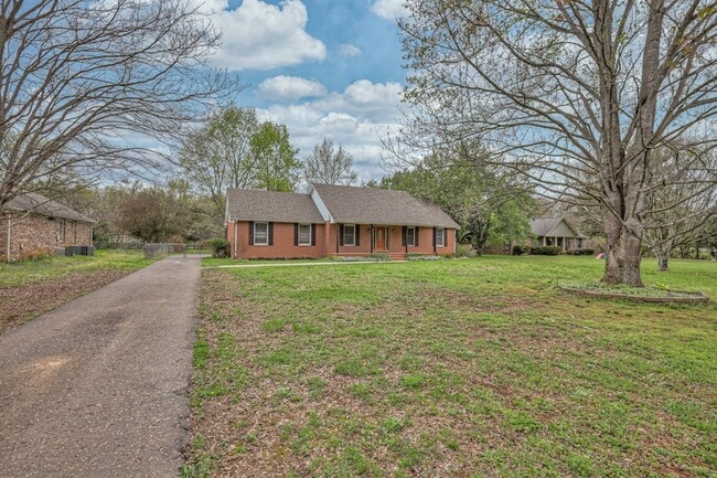 Building Photo - 5020 Old Salem Rd