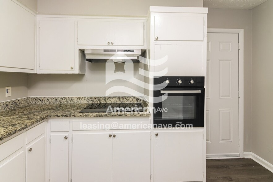 Building Photo - 1627 Celia Dr