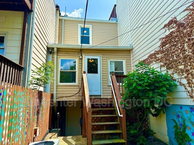 Building Photo - 1528 8th St NW