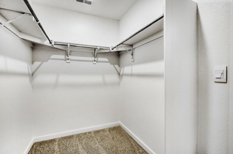 Building Photo - 5961 Holstein Dr