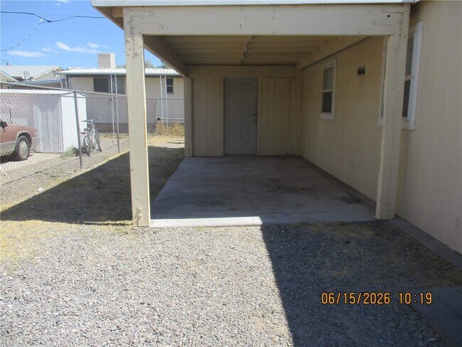 Building Photo - 569 Harbor Dr