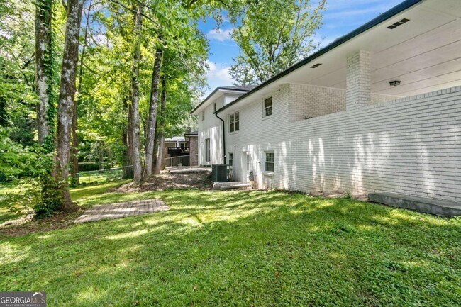 Building Photo - 1025 Hilburn Dr SE