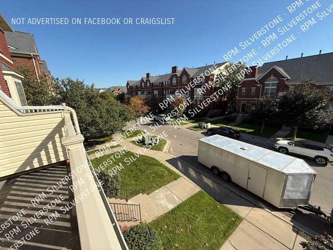 Building Photo - 3255 Camden Dr