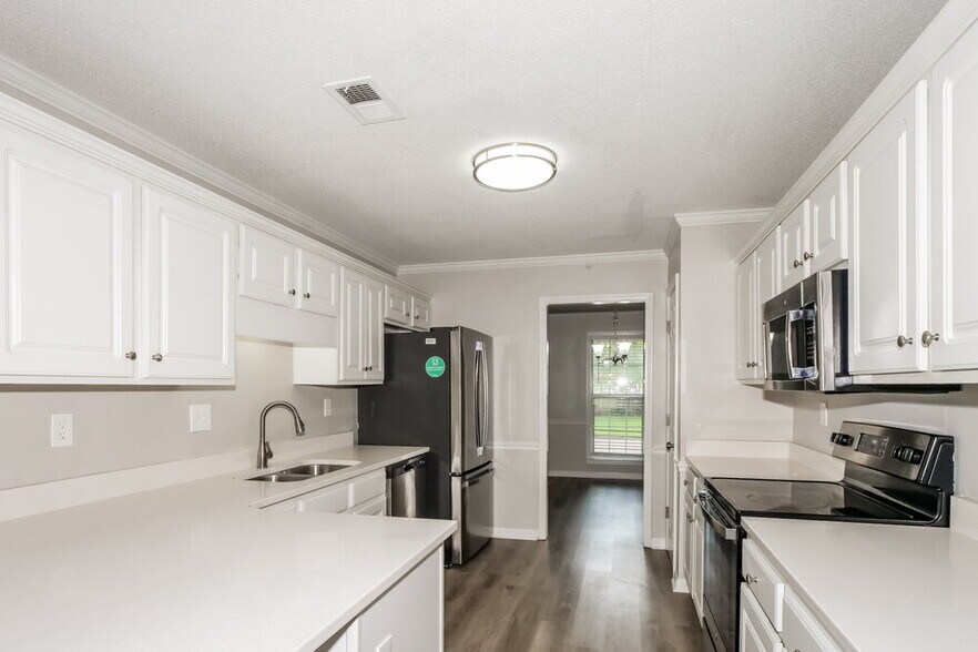 Building Photo - 4793 Narcissus Dr