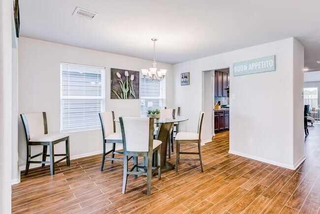 Building Photo - 7223 Foxwood Mist Trl