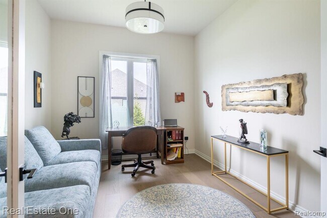 Building Photo - 850 Marlayna Dr