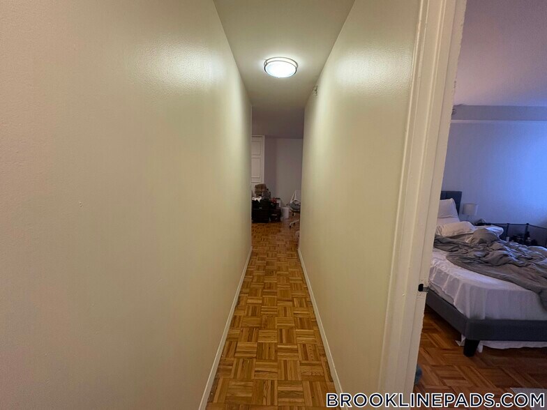 Building Photo - 175 Freeman St