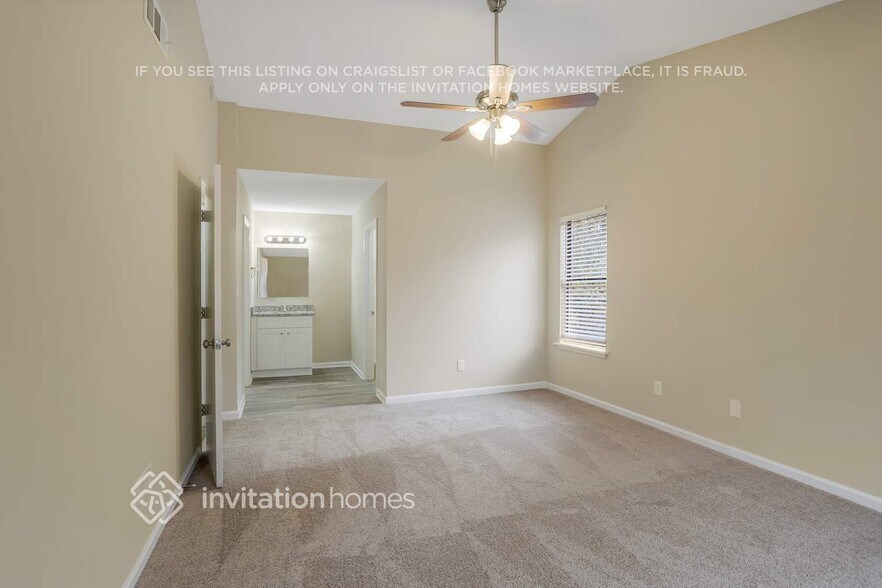 Building Photo - 1006 Chapman Cir