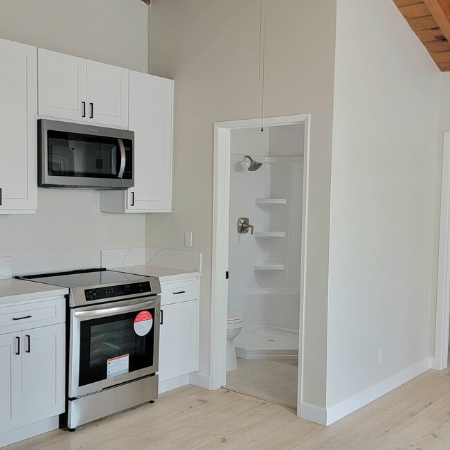 Entrance to the bathroom with high ceiling! - 7237 Citronell Ave