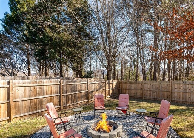 Building Photo - 110 Hawks Nest Dr