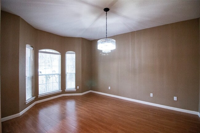Building Photo - 3318 Shadowcrest Ct
