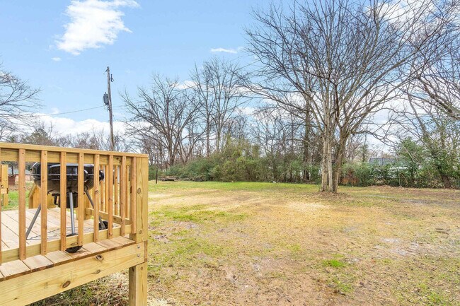 Building Photo - 865 Central Ave