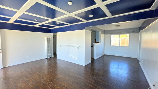 Building Photo - 124 N 12th Ave