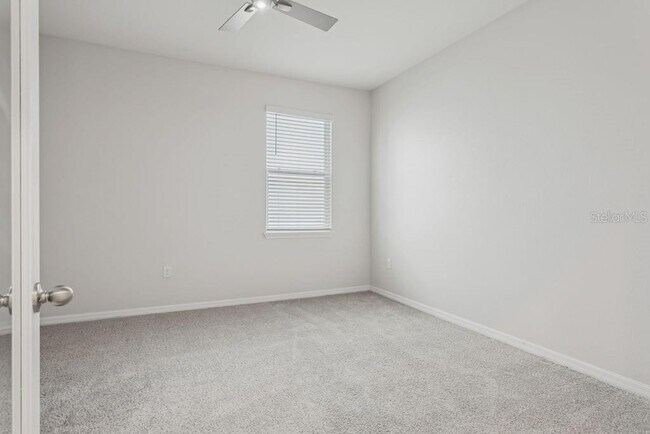 Building Photo - 32959 Sand Creek Dr