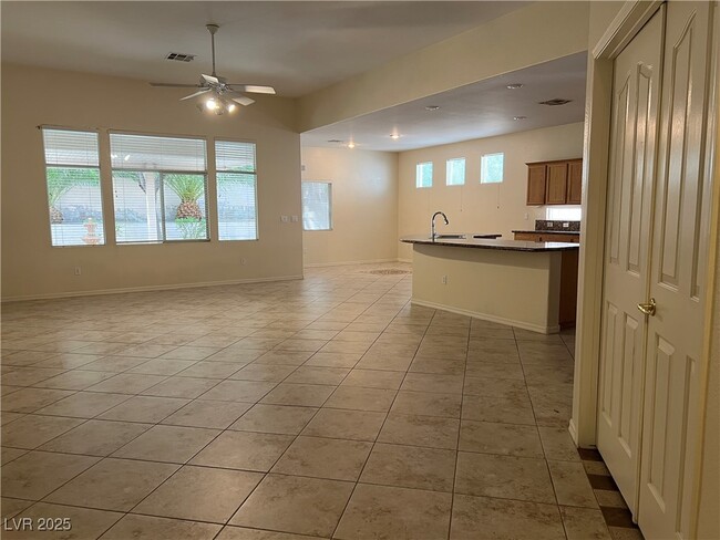 Building Photo - 2855 Grande Valley Dr