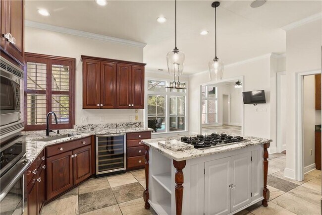 Building Photo - 421 E Honors Point Ct