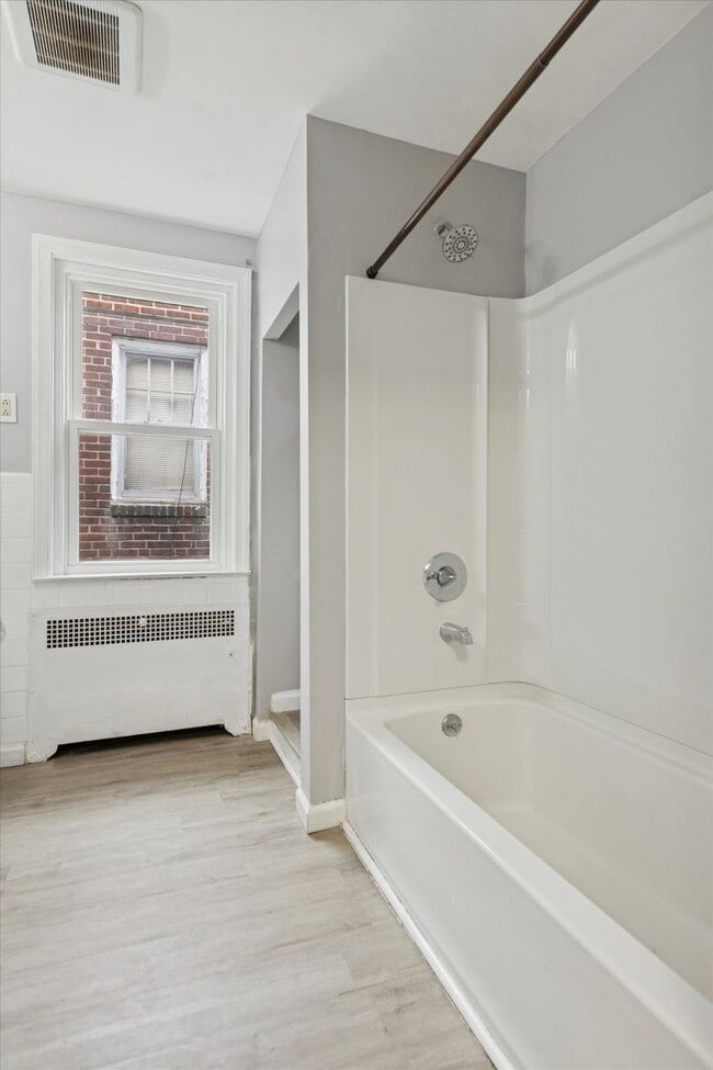 Building Photo - Great Updated Home in Wilmington