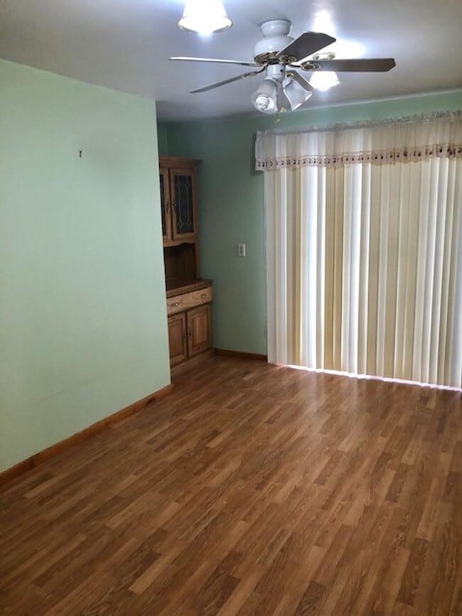 Building Photo - 4 Bedrooms, 2 Bathrooms Single Family Home in Crosslake, MN w/3 season porch