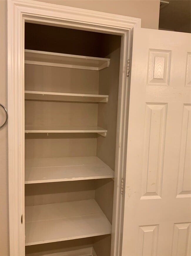 Building Photo - 1804 Arbor Glen