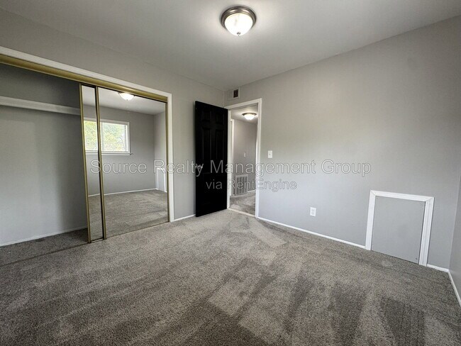 Building Photo - 4431 Oakwood