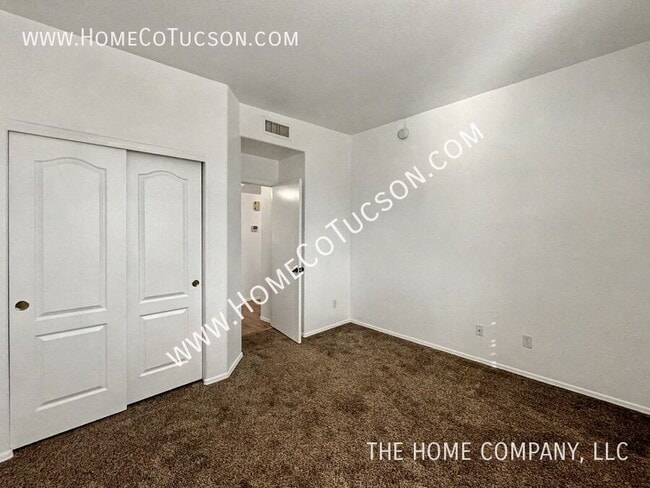 Building Photo - 2660 W Camino del Sitio