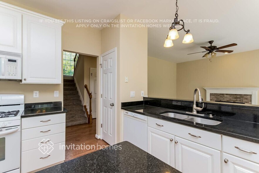 Building Photo - 7102 Big Woods Dr