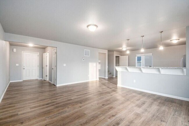 Building Photo - 2214 Macatawa Ln