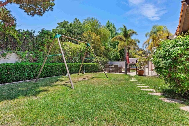 Building Photo - 16210 Via Cazadero