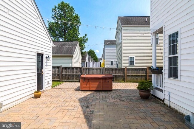 Building Photo - 2548 Port Potomac Ave