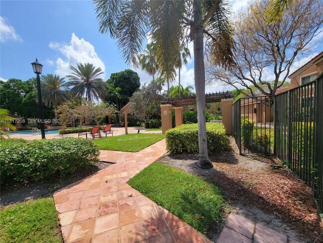 Building Photo - 4844 N State Rd 7