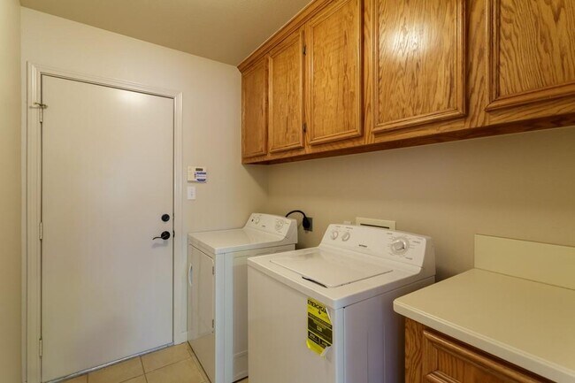 Building Photo - 1101 Cimarron Ct
