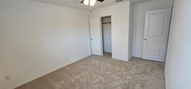 Building Photo - 9205 Grackle Pl