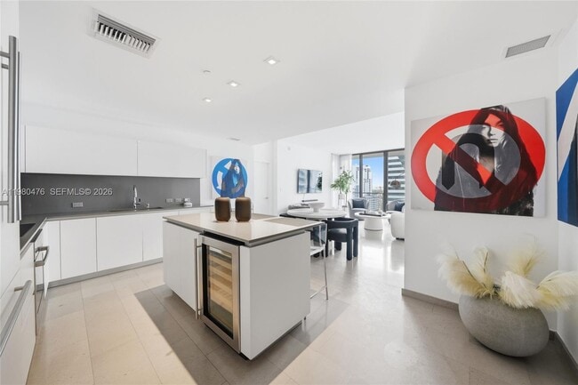 Building Photo - 88 SW 7th St