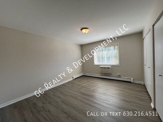 Building Photo - ***RECENTLY UPDATED NORTHBROOK CONDO / 2 B...