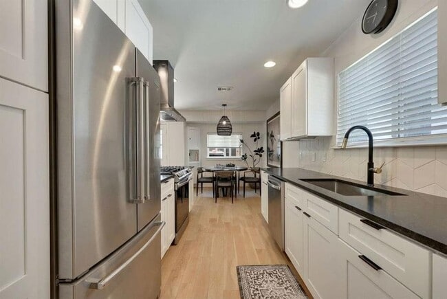 Building Photo - 7902 Copano Dr