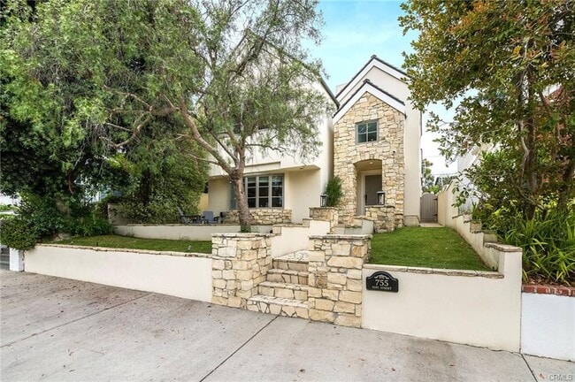 Building Photo - 755 31st St